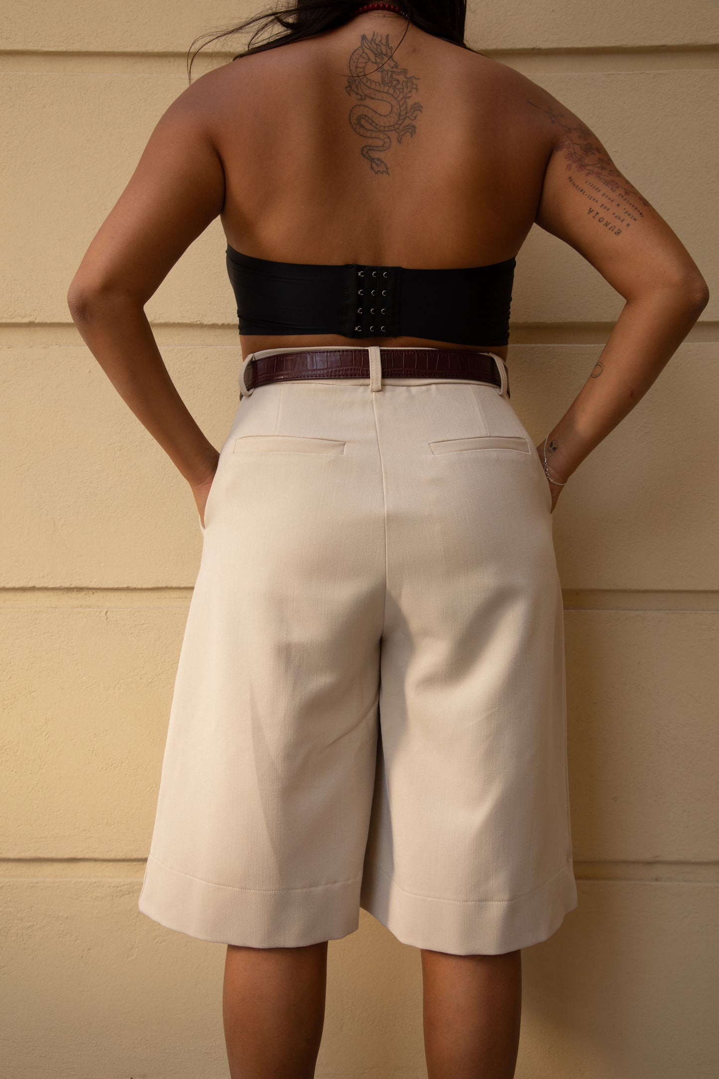 Gladis Tailored - The Beige Bermuda